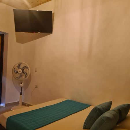 Hotel Alcazar Real Utica Екстериор снимка