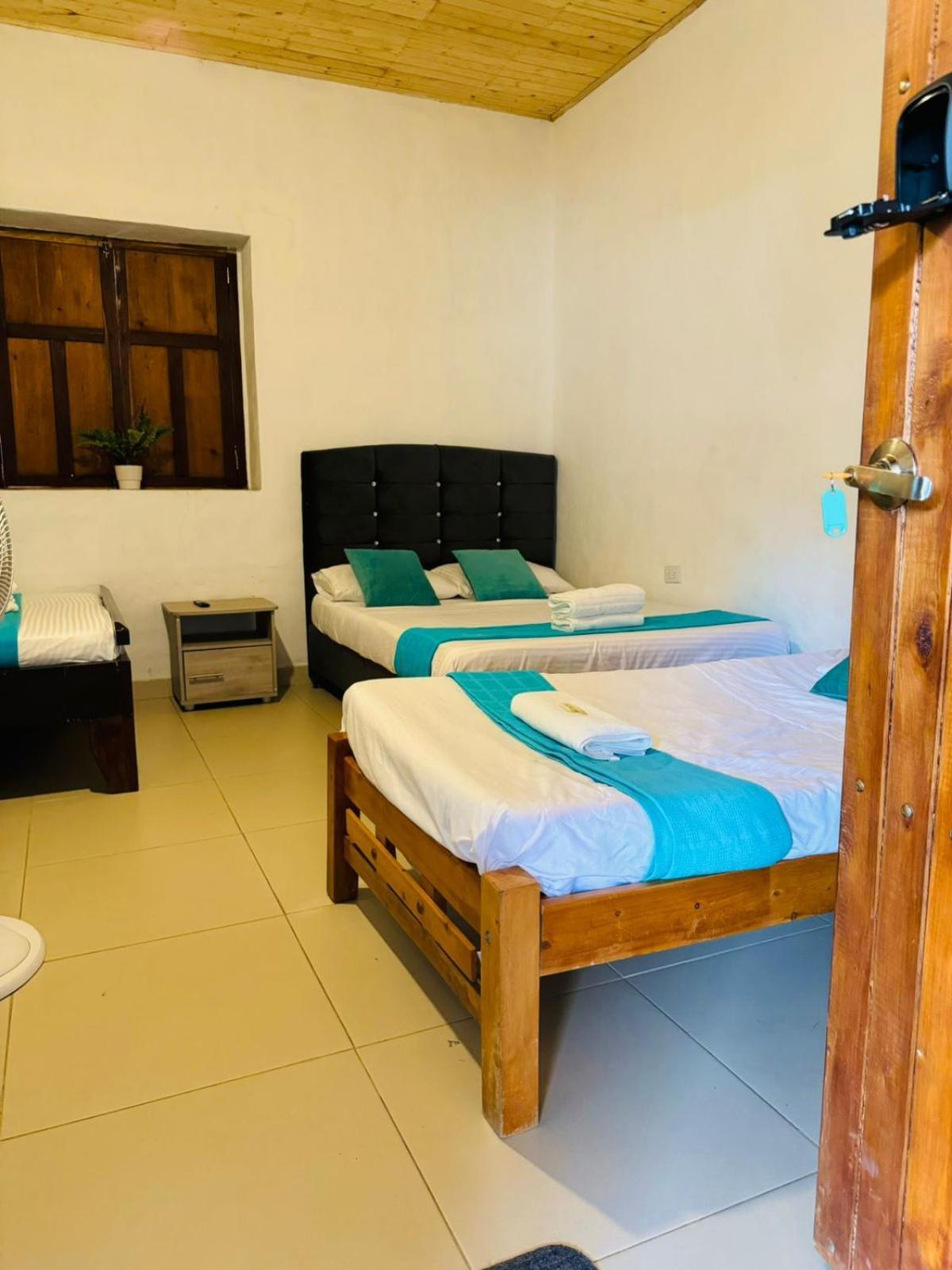Hotel Alcazar Real Utica Екстериор снимка