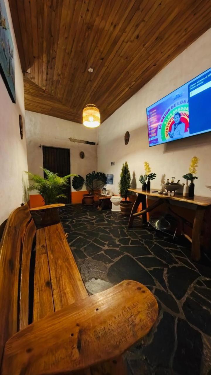 Hotel Alcazar Real Utica Екстериор снимка